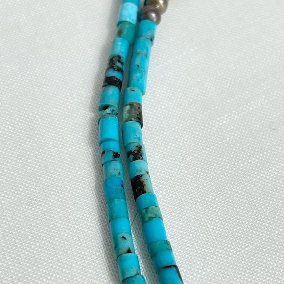 Turquoise and Mother of Pearl necklace with Tibetan prayer pendant - Picture 7 of 8